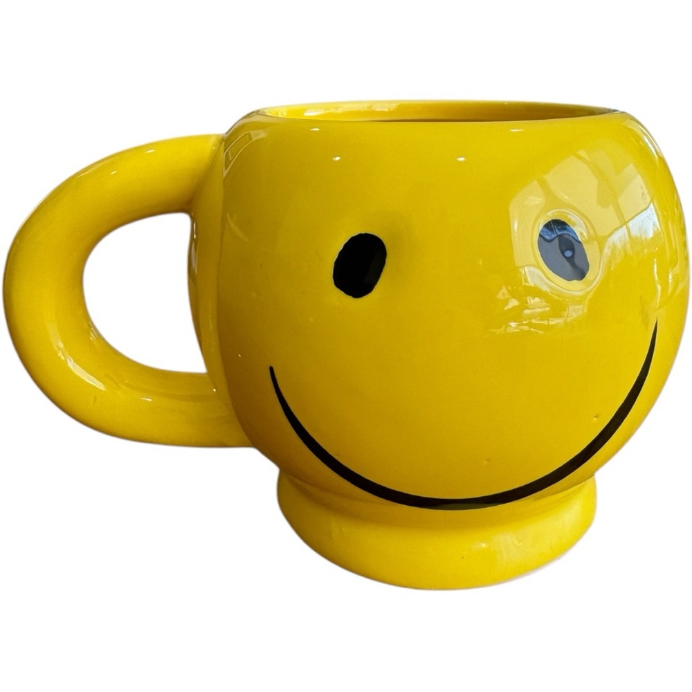Smiley Face Yellow Ceramic Mug Cup 12oz